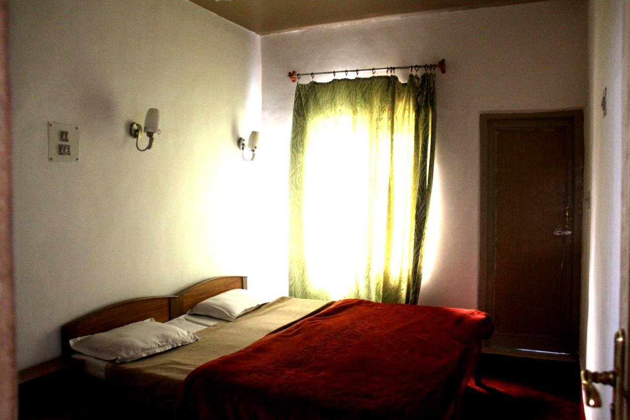 Butterfly Hotel Srīnagar Esterno foto